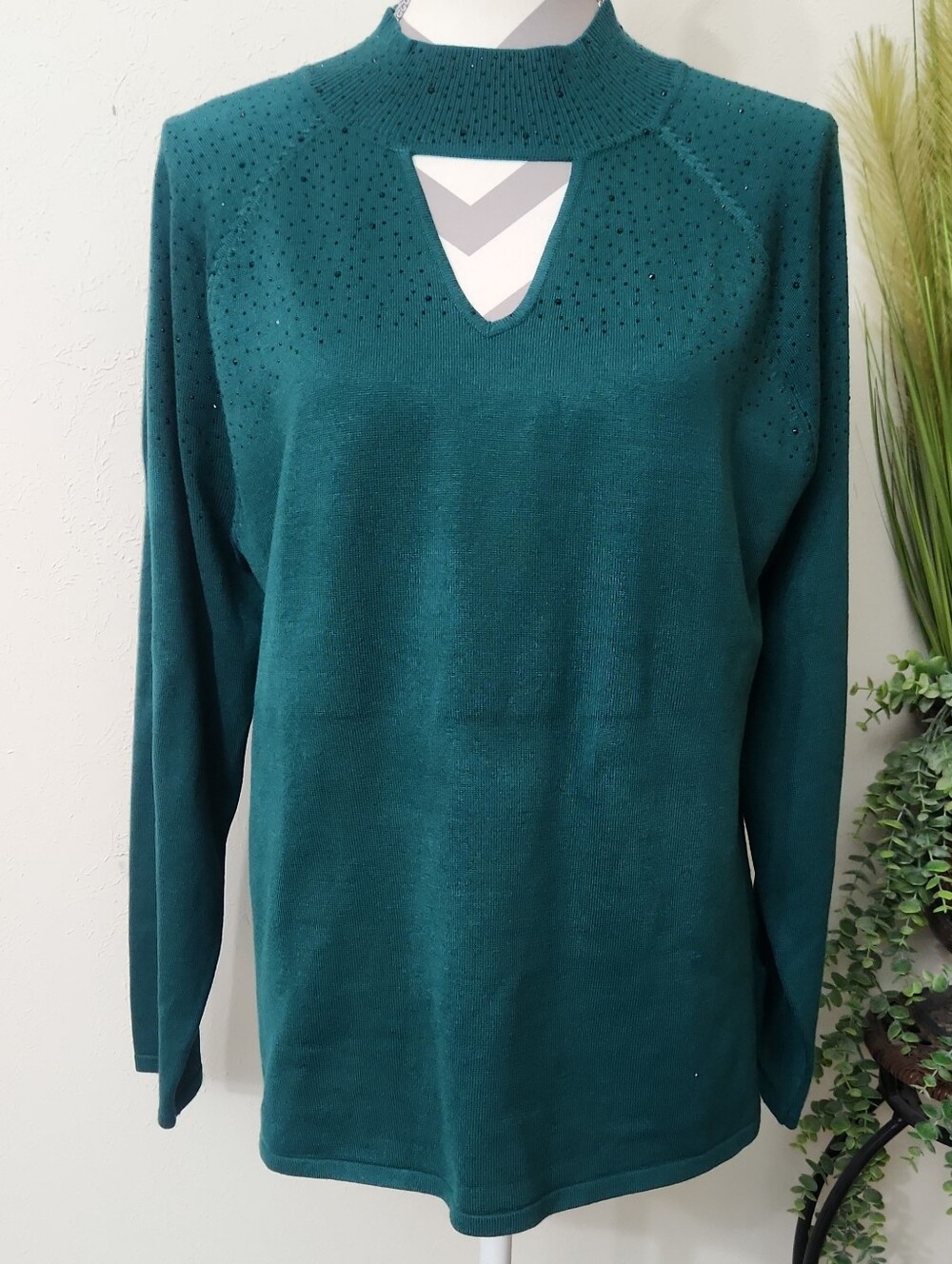 Cable & Gauge Women’s Teal Mock-Neck Cutout Sweater